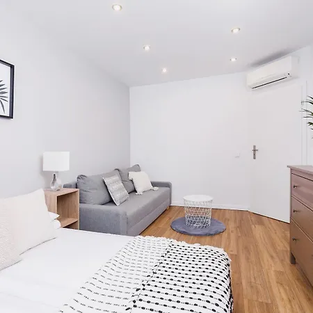 Kazimierz District - Orzeszkowej 6 Street *